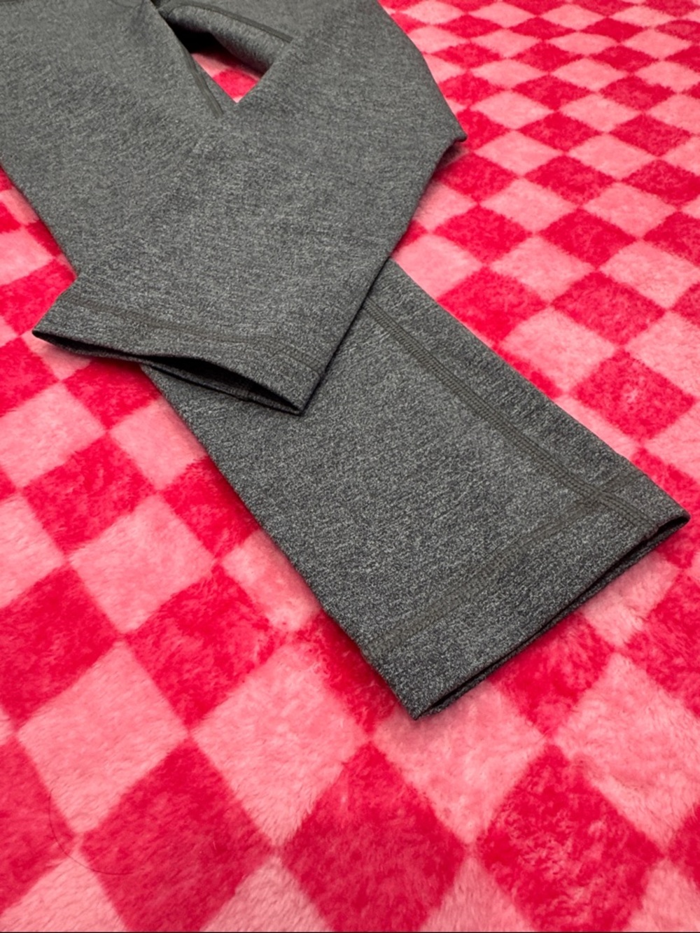 lululemon athletica Dark Charcoal High-Waist 20” Capri Leggings - Picture 4 of 4
